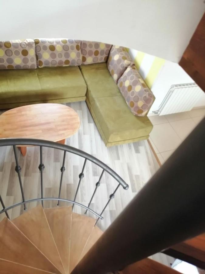 App Isabel Apartment Zminj ภายนอก รูปภาพ