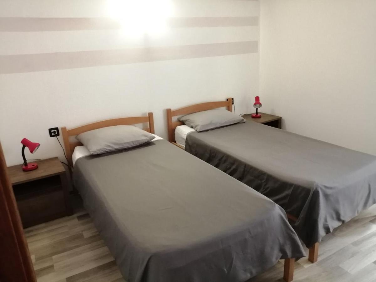 App Isabel Apartment Zminj ภายนอก รูปภาพ